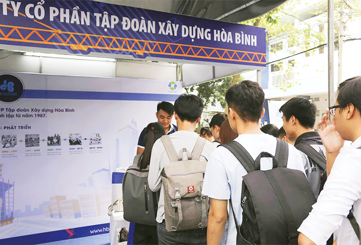 Hòa Bình tham gia ngày hội hướng nghiệp tại Đại học Bách khoa TPHCM