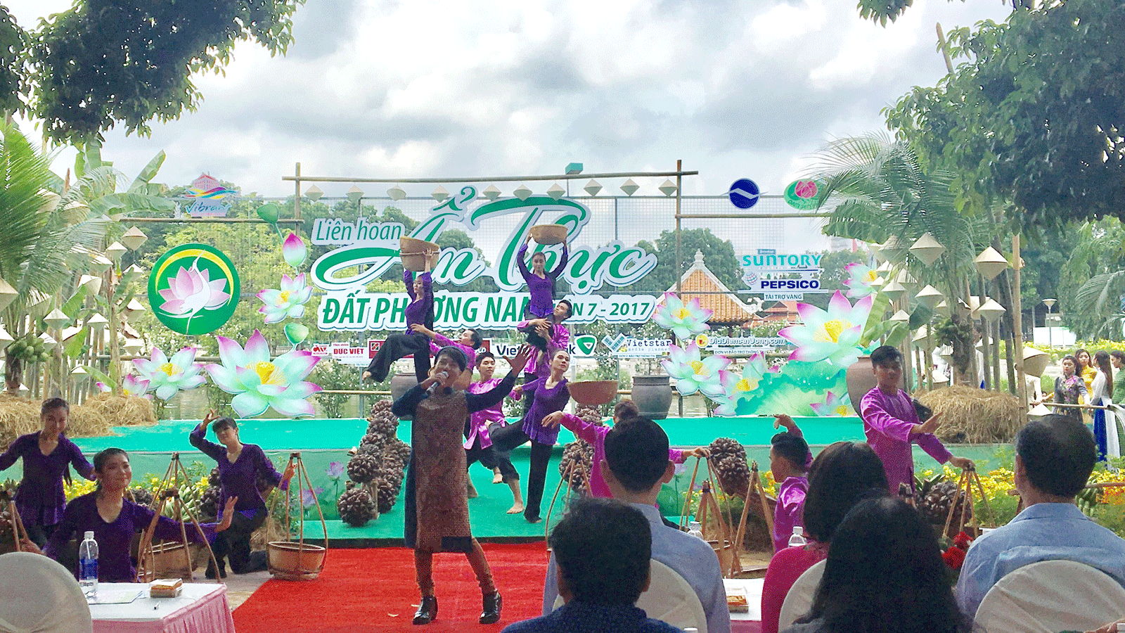 Hàng ngàn người dự “Liên hoan Ẩm thực đất phương Nam 2017”