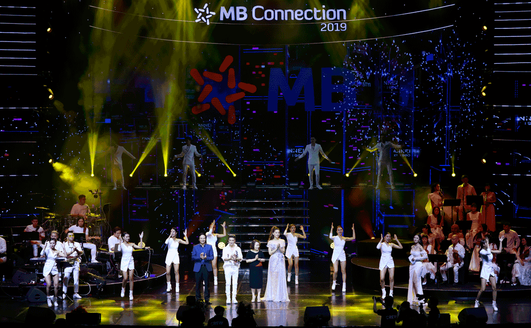 Đêm nhạc tri ân khách hàng của MB: “Khi ta 25 – Live Concert” - chạm đến trái tim khán giả