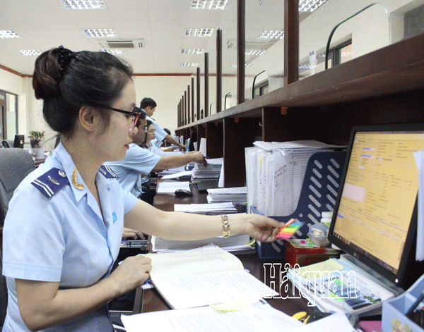 Chi phí thuế và hải quan vẫn đè nặng lên doanh nghiệp