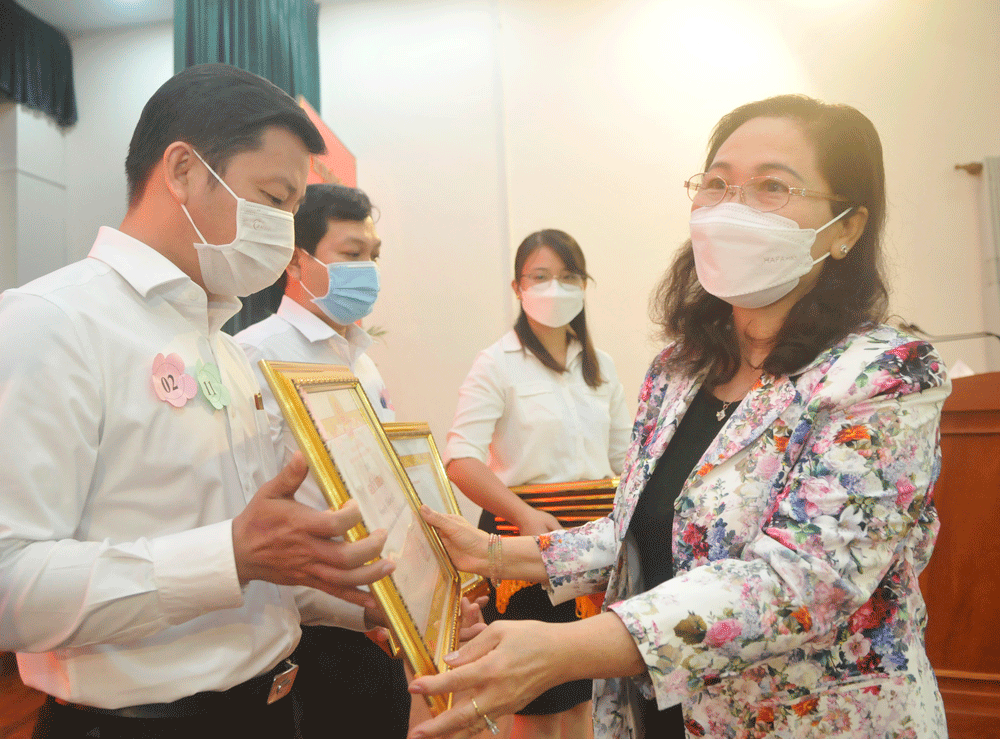 Khắc phục ngay các điểm nghẽn trong thủ tục hành chính ảnh 3 Khắc phục ngay các điểm nghẽn trong thủ tục hành chính ảnh 3
