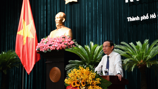 Civil servants must abort laziness implementing Resolution 98: HCMC Party Chief