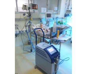 The newborn baby under observation in the intensive care unit (Photo: Children Hospital No. 1) The newborn baby under observation in the intensive care unit (Photo: Children Hospital No. 1)