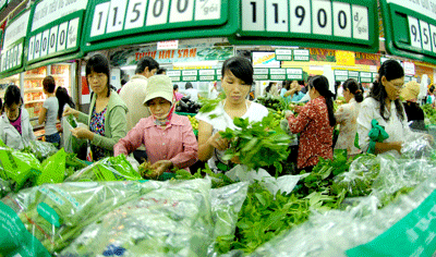 Safe vegetables are now much in demand in big supermarkets (Photo: SGGP) Safe vegetables are now much in demand in big supermarkets (Photo: SGGP)