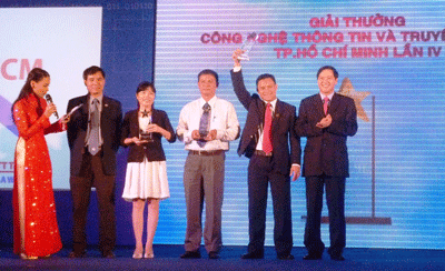At the ceremony (Photo: T. Han) At the ceremony (Photo: T. Han)