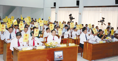 HĐND tỉnh An Giang biểu quyết thông qua chỉ tiêu, nhiệm vụ năm 2013 HĐND tỉnh An Giang biểu quyết thông qua chỉ tiêu, nhiệm vụ năm 2013