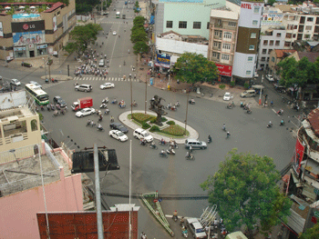Ho Chi Minh City's economy flourishes in spite of recent price hike ( Photo: U.Phuong) Ho Chi Minh City's economy flourishes in spite of recent price hike ( Photo: U.Phuong)