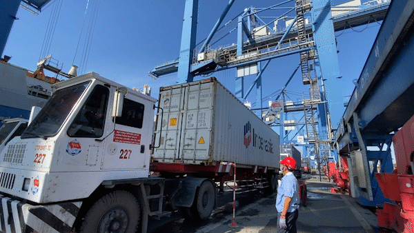 Cat Lai port successfully maintains cargo flow during Covid-19