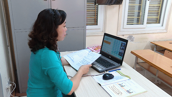 Free education platforms, PCs offered to students