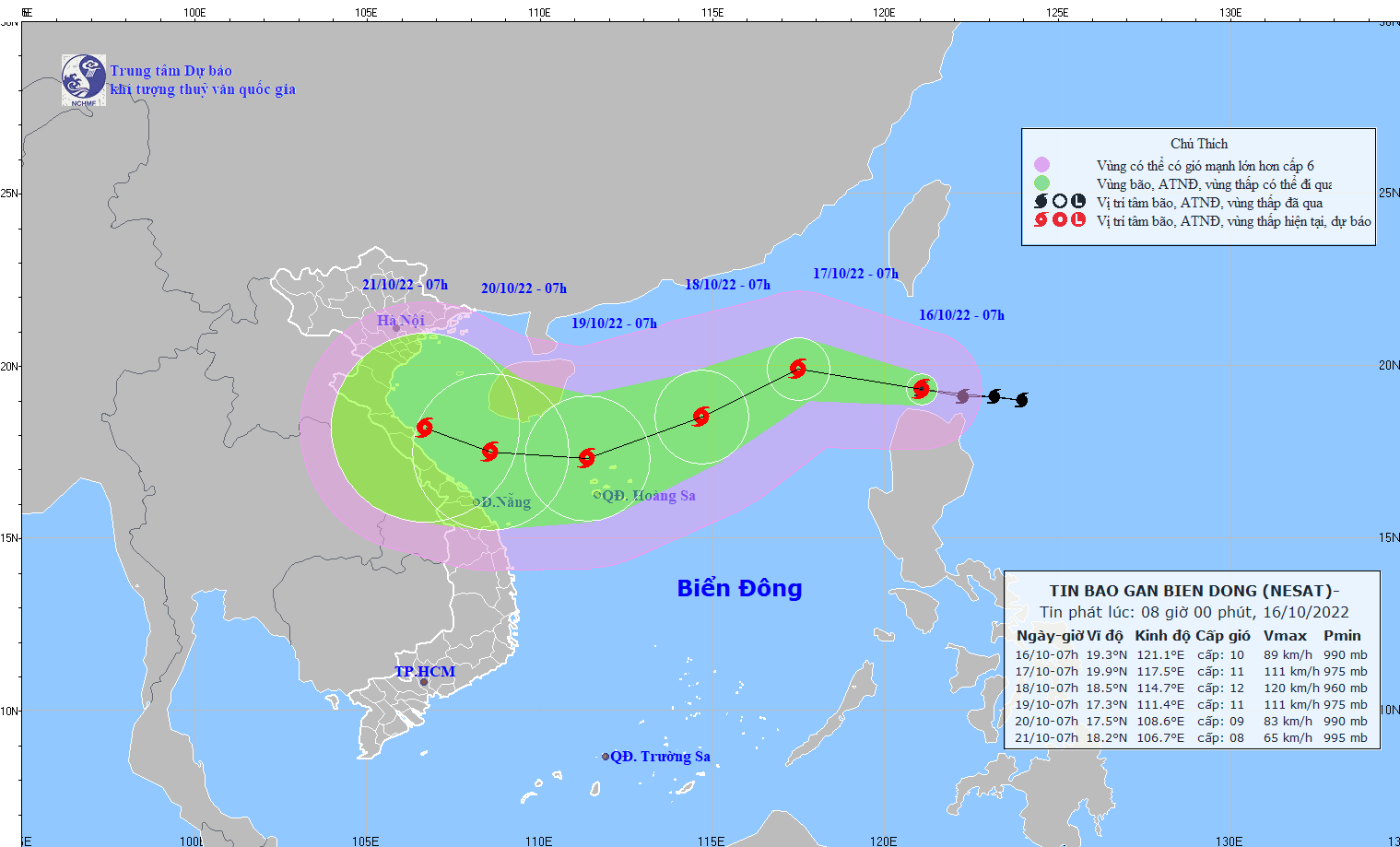 Đường đi của bão NESAT trên Biển Đông. Ảnh: TTDBKTTV