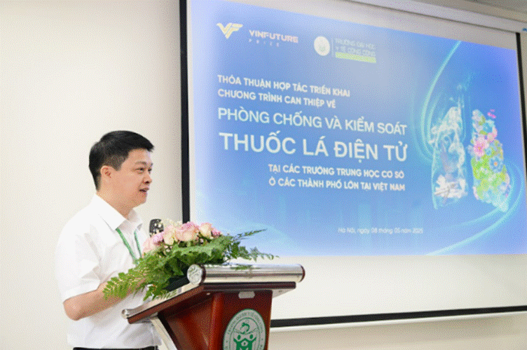 GS.TS. Hoàng Văn Minh, Hiệu trưởng Trường Đại học Y tế Công cộng bày tỏ kỳ vọng về những tác động tích cực mà dự án sẽ mang lại 1746706053838-9919.gif