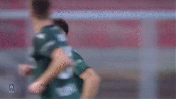 Lecce - Bologna 2-3: Riccardo Orsolini lập cú đúp, Roberto Soriano cũng tỏa sáng