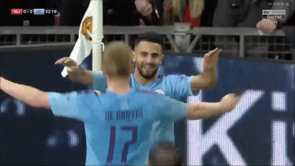 Man United - Man City 1-3: Bernardo Silva, Mahrez tỏa sáng, Pereira phản lưới nhà, Pep hạ Solskjaer