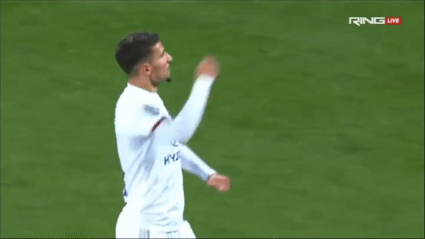 Metz - Lyon 0-2: Dembele, Houssem Aouar nhẹ nhàng hạ Lyon giành 3 điểm