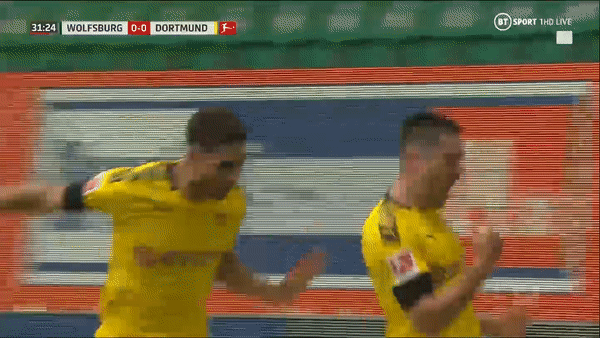 Wolfsburg - Borussia Dortmund 0-2: Guerrero, Hakimi lập công, Klaus nhận thẻ đỏ phút 82