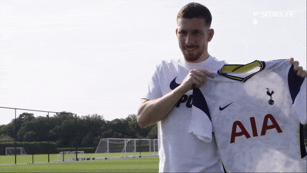 HLV Mourinho đón tân binh Pierre-Emile Hojbjerg, Tottenham như hổ thêm cánh 