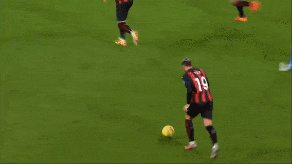 Napoli - AC Milan 1-3: Ngôi sao Ibrahimovic tỏa sáng cú đúp, Hauge ấn định chiến thắng, Bakayoko phải nhận thẻ đỏ