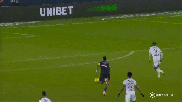 PSG - Lyon 0-1: Neymar chấn thương, Thiago Mendes nhận thẻ đỏ, Kadewere ghi bàn duy nhất hạ PSG 