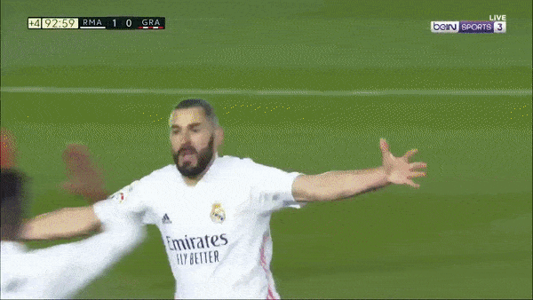 Real Madrid - Granada 2-0: Casemiro, Benzema tặng quà Giáng sinh HLV Zidane, Real bám đuổi ngôi đầu Atletico