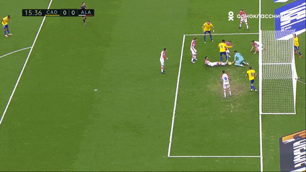 Cadiz - Alaves 1-3: VAR công nhận bàn thắng Alex Fernandez, Anthony Lozano, Alvaro Negredo lần lươt tỏa sáng, Alberto Rodríguez nhận thẻ đỏ