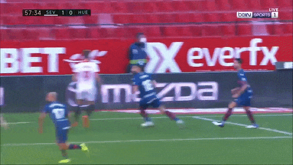 Sevilla - Huesca 1-0: Oliver Torres kiến tạo, Munir El Haddadi tung cú sút từ xa đẹp mắt, Sevilla thua Real Madrid, Barca 1 điểm