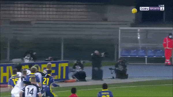 Verona - Parma 2-1: Juraj Kucka khai bàn từ chấm penalty, Alberto Grassi phản lưới nhà, Antonin Barak thắng ngược dòng