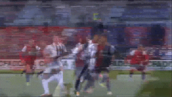 Cagliari - Juventus 1-3: Ronaldo thăng hoa lập hattrick, HLV Andrea Pirlo còn thua á quân AC Milan 1 điểm