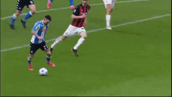 AC Milan - Napoli 0-1: Piotr Zielinski kiến tạo, Matteo Politano tỉa góc ghi bàn, Napoli hạ Milan, vào tốp 5 Serie A
