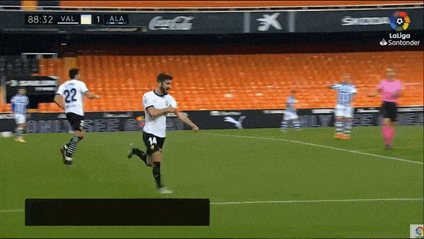 Valencia - Deportivo Alaves 1-1: 10 phút cuối đinh đoạt, John Guidetti khai bàn, Luis Gaya chia điểm, Javi Lopez phải nhận thẻ đỏ