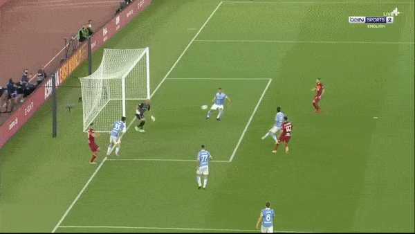 Roma - Lazio 2-0: Mkhitaryan mở bàn, Pedro chốt hạ chiến thắng, Francesco Acerbi bị thẻ đỏ