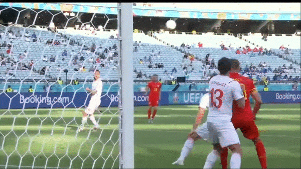 Xứ Wales - Thụy Sĩ 1-1: Gareth Bale tịt ngòi, Breel Embolo khai bàn, Kieffer Moore gỡ hòa, VAR cứu thua kịp thời