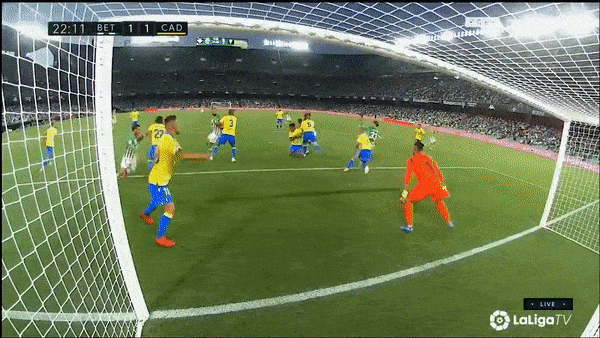 Real Betis - Cadiz 1-1: Alvaro Negredo sớm có bàn thắng từ chấm penalty, Edgar Gonzalez chuyền, Juanmi đánh đầu nối tuyệt đẹp giành lại 1 điểm