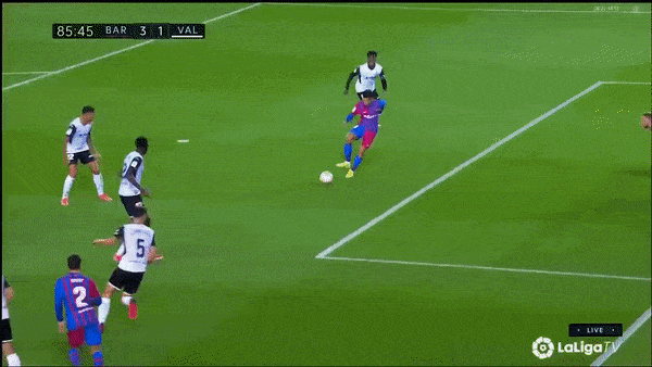 Barcelona vs Valencia 3-1: Gaya bất ngờ thủng lưới Barca, Fati gỡ hòa, Depay lập công trên chấm penalty, Coutinho chốt hạ chiến thắng