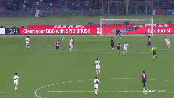 Bologna vs AC Milan 2-4: Dàn sao Rafael Leao, Calabria, Bennacer, Ibrahimovic thị uy sức mạnh, Soumaoro, Soriano nhận thẻ đỏ, AC Milan tạm dẫn đầu Serie A