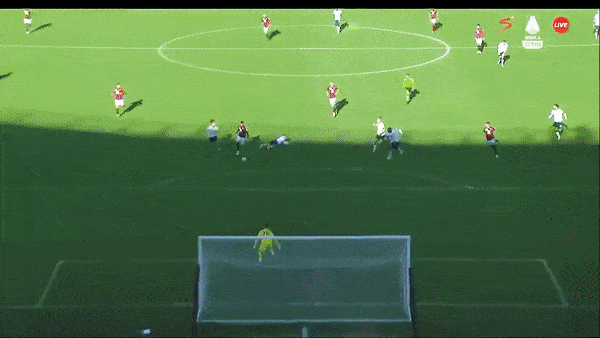 Torino vs Bologna 2-1: Antonio Sanabria mở tỷ số, Adama Soumaoro phản lưới nhà, Riccardo Orsolini ghi bàn từ chấm penalty