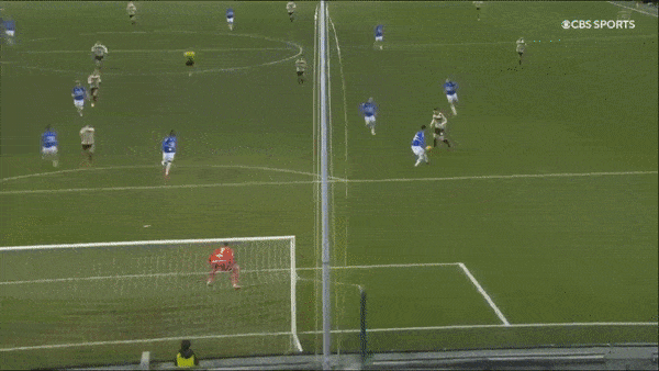 Sampdoria vs Venezia 1-1: Manolo Gabbiadini xuất thần ghi bàn phút đầu tiên trận đấu, Thomas Henry đột phá, tỉa bóng kịp chia điểm cuối trận