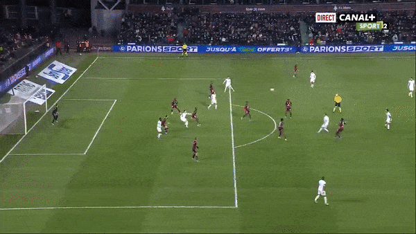 Metz vs Marseille 1-2: Cedric Bakambu mở bàn, Habib Maiga gỡ hòa nhưng Arkadiusz Milik lập siêu phẩm ấn định 3 điểm, củng cố nhì bảng Ligue 1