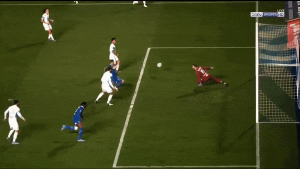 Troyes vs Marseille 1-1: Dimitri Payet mở tỷ số trên chấm penalty, Yoann Touzghar kịp gỡ hòa phút cuối trận, Marseille chia điểm tiếc nuối