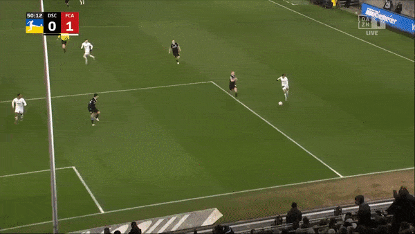 Arminia Bielefeld vs Augsburg 0-1: Iago tạt ngang, Daniel Caligiuri đá nối chớp nhoáng ghi bàn duy nhất giành 3 điểm