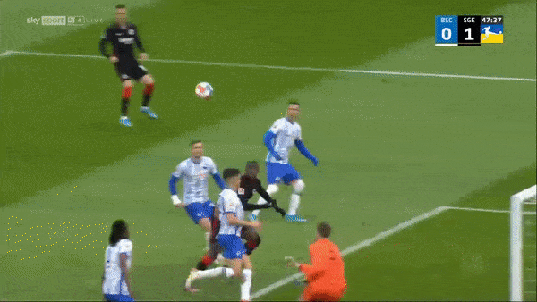 Hertha Berlin vs Eintracht Frankfurt 1-4: Ansgar Knauff đá bồi mở tỷ số, Tuta, Jesper Lindstrom, Santos Borre góp công chiến thắng đậm đà, Davie Selke ghi bàn danh dự