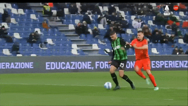 Sassuolo vs Spezia 4-1: Domenico Berardi tỏa sáng cú đúp, Kaan Ayhan, Gianluca Scamacca góp công chiến thắng đậm, Daniele Verde ghi bàn danh dự 