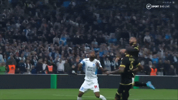 Marseille vs Nice 2-1: Arkadiusz Milik mở bàn trên chấm penalty ở phút bù giờ, Cedric Bakambu nhân đôi tỷ số, Mario Lemina gỡ bàn danh dự