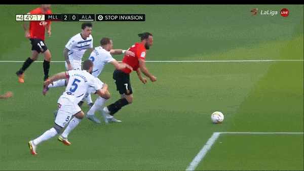 Mallorca vs Alaves 2-1: Abdon Prats đệm bóng cận thành mở tỷ số, Vedat Muriqi sút chéo góc đẹp mắt, Raillo Arenas bất ngờ phản lưới nhà