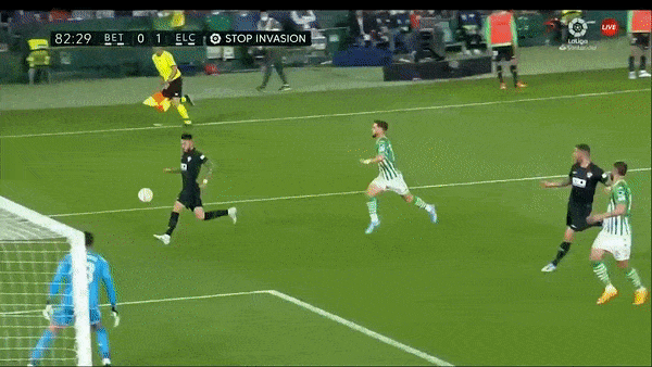Real Betis vs Elche 0-1: Josan nỗ lực căng ngang, Tete Morente chớp thời cơ ghi bàn duy nhất giành gọn 3 điểm, Paul Akouokou nhận thẻ đỏ