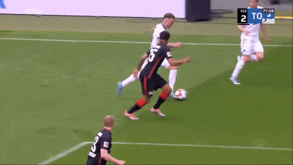 Frankfurt vs Hoffenheim 2-2: Evan N'Dicka phản lưới nhà, Kamada Daichi ngược dòng, Georginio Rutter đánh đầu chia điểm