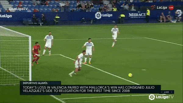 Levante vs Deportivo Alaves 3-1: Joselu mở tỷ số, lần lượt Oscar Duarte, Roger Marti, Luis Morales ngược dòng chiến thắng, Escalante bị thẻ đỏ