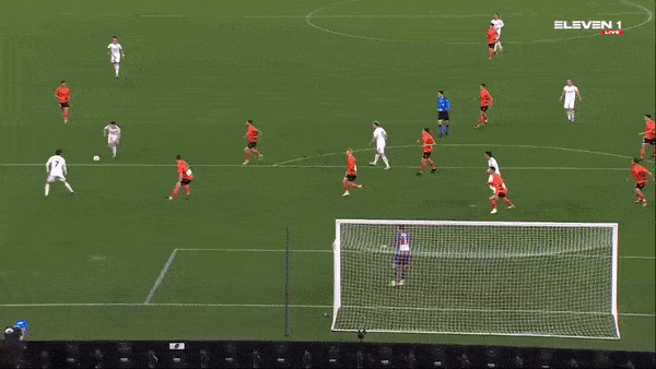 Giao hữu, Brisbane Roar vs Leeds United 1-2: Forshaw kiến tạo, Daniel James mở tỷ số, 2 phút sau Joe Gelhardt đánh đầu tỏa sáng, Joe Knowles ghi bàn danh dự