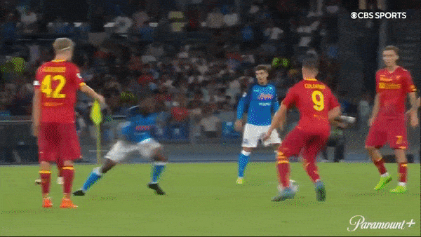 Napoli vs Lecce 1-1: Elif Elmas đệm bóng cận thành mở tỷ số, Lorenzo Colombo tung cú sút xa cứu thua đẹp mắt