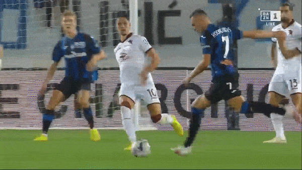 Atalanta vs Torino 3-1: Teun Koopmeiners xuất thần lập hattrick, Nikola Vlasic nỗ lực tìm bàn thắng, Atalanta tạm dẫn đầu Serie A