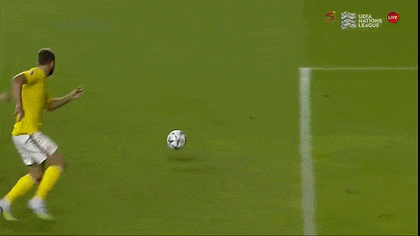 Romania vs Bosnia and Herzegovina 4-1: Dennis Man mở tỷ số, George Puscas tỏa sáng cú đúp, Andrei Ratiu góp công chiến thắng, Edin Dzeko ghi bàn danh dự